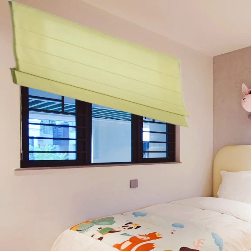 Estor plegable con varillas